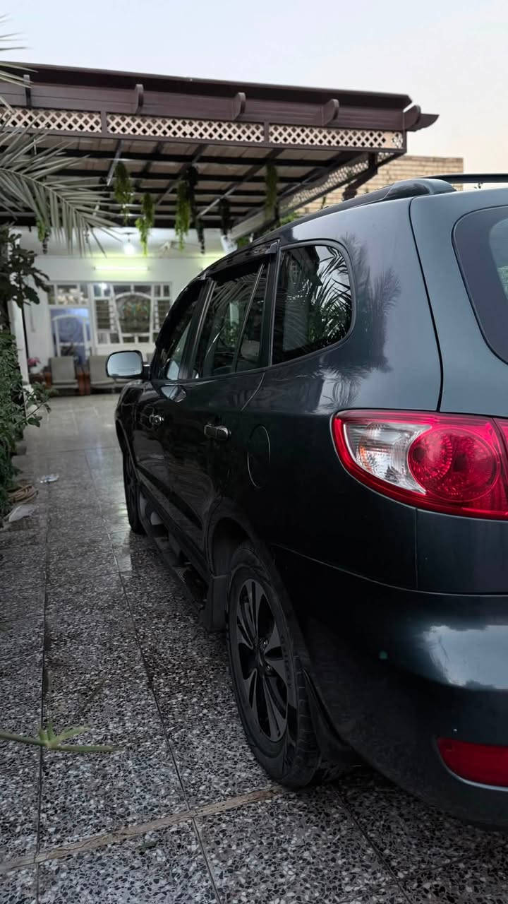 سنتافي 2009 للبيع فقط
وارد امريكي حادثها جاملغ والباب السايق فقط
مصبوغة احزام بسبب الجراد 
5 راكب
محرك 3300
كير و محرك خير من الله 
تبريد خير من الله 
باتري جديد 
السعر 102 وبيها مجال
المكان بغداد ***********

