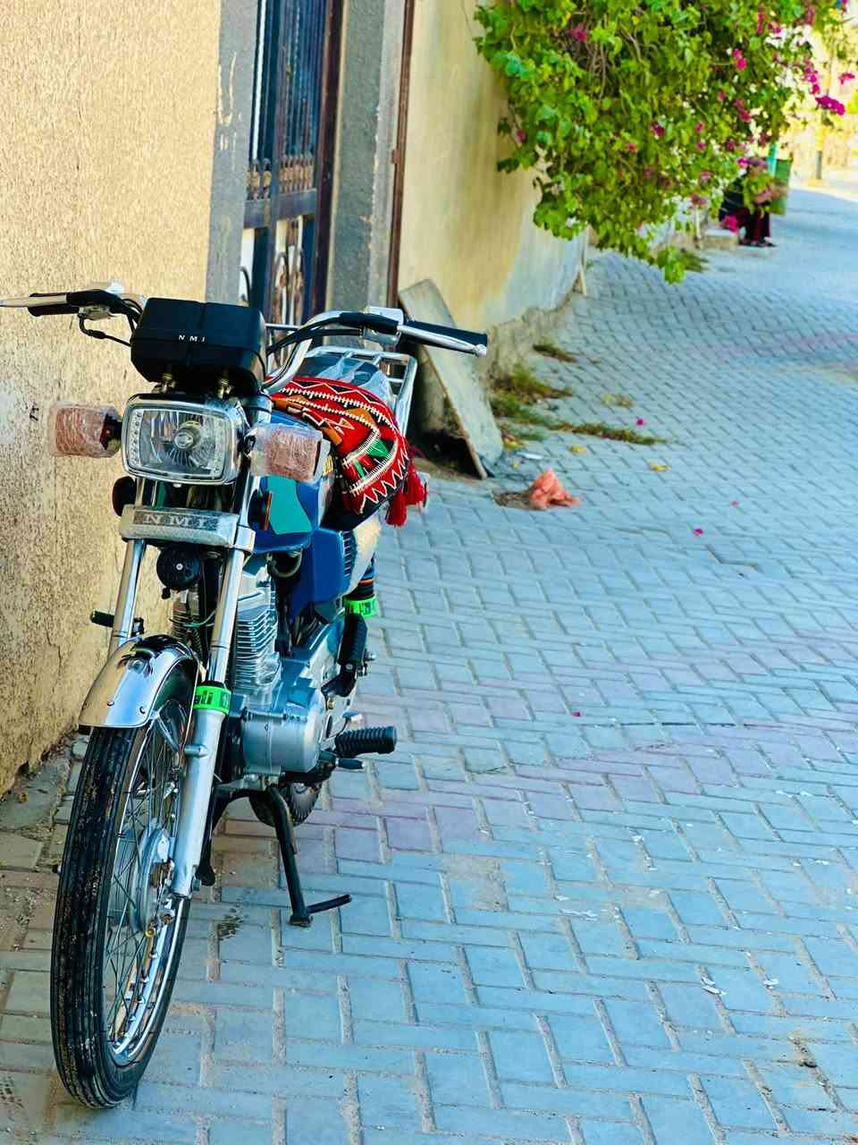 سلام عليكم شباب نامه شلامجه موديل 23اوراق اصوليه ودراجه مكفوله من طول ال طول كهرباء كله شغاله مكاني رميثه سعر خاص وهاذ رقم هاتف//***********
