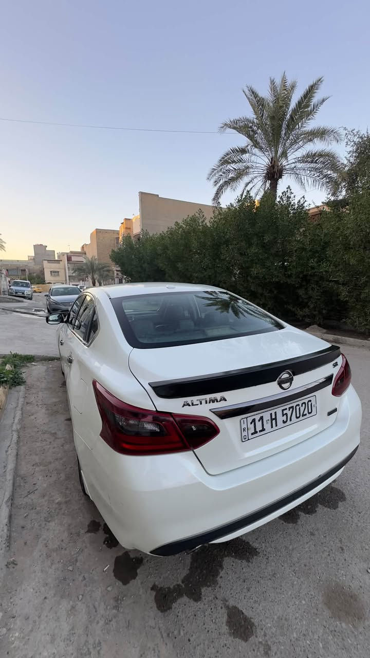 نيسان التما 2018 وارد امريكي SR سبشل ادشن فول الفول ماعدا الفتحة ماشية 95 ميل

حادثها كلش بسيط بدون ايرباك. رقم بغداد هزة وارقم جديدة بأسمي 

بصمة تشغيل وتشغيل عن بعد 

شاشة كبيرة تدعم كار بلي  وكامرا

كشنات جلد وكرسي السايق كهرباء بهن خط ازرك

كراسي الامامية تدفئة

ويل حجم 18 مال sr وتخم تاير جديد

لايتات زينون عالي وناصي وبلوجكتر 

رادار ومثبت سرعة 

شفتات ستيرن 

الداخل مطعم بكاربون فايبر 

السيارة بدون نواقص جاهزة 

مكاني بغداد حي جميلة 

السعر 122$ وبيها مجال
***********
