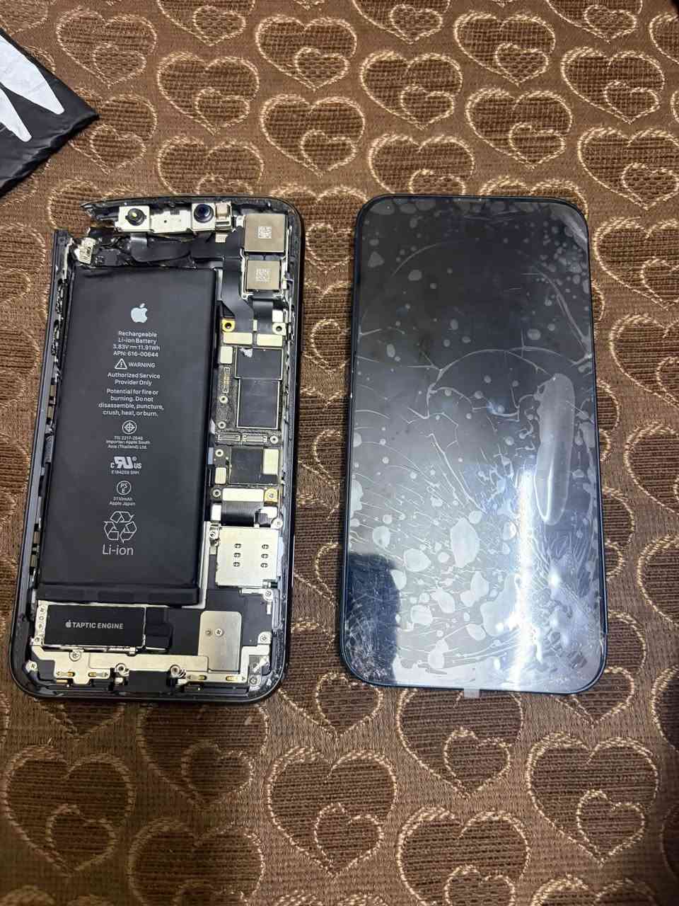 ٢٥٦ • بطارية ٨٠٪ • فحم