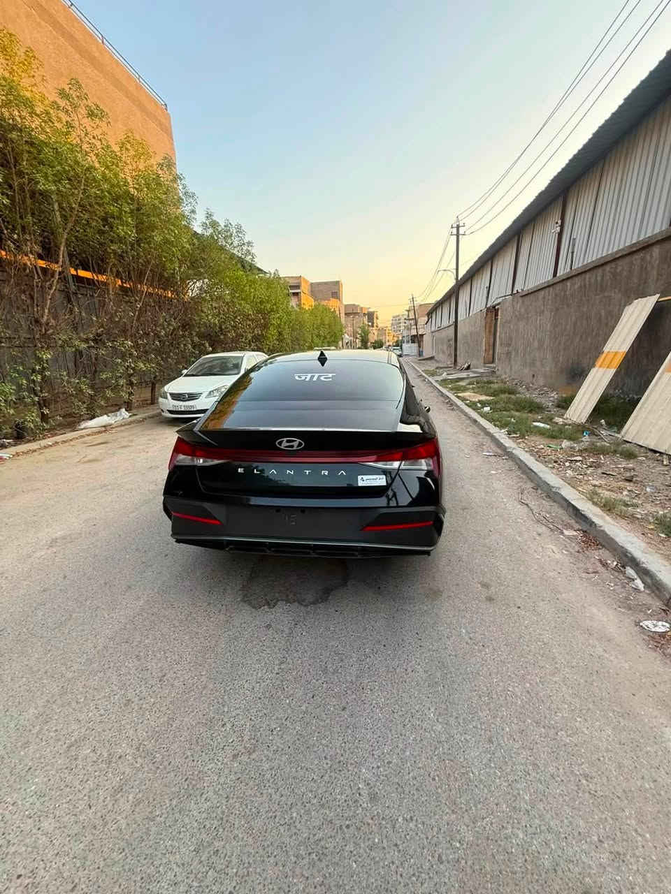 النترا 2025 دخول جديد محرك 2000 دوش منفيست بأسمي فول مواصفات ((بدون ايرباك)) مواصفاتها (بصمه _ فتحه سقف _ تشغيل عن بعد _ شاشه ديجتال متصله _ تدفئه بالكشنات _ تدفئه بالستيرن _ كاميرا خلفيه دواره _ تبريد منفصل مناخين _ مانع انزلاق _ رادارات _ ويل كب كروم حجم 17 _ شاشه كار بلي _ اضائه داخلي LED متعدده الالوان _ تحديد مسار _ قياده ذاتيه _ وباقي المواصفات المعروفه ) 
(((للبيع فقط على هذا الوضع بدون لوحات)))
السعر  : 123$ 
العنوان : بغداد 
***********

