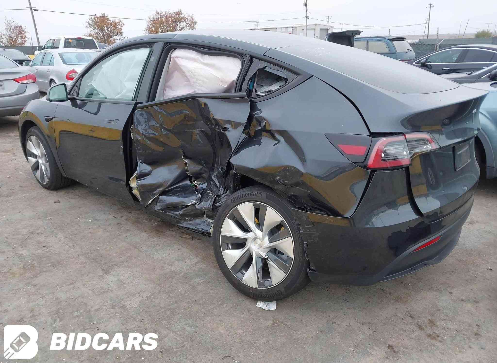 Model Y Long Range AWD 2024

دفع رباعي AWD - محركين

المحرك الخلفي

حوالي KW 220

المحرك الأمامي

حوالي KW 158

البطارية

حوالي kWh82-78 إجمالي حسب البطارية

القابل للاستخدام

kWh 75 حوالي

0-100 كم/س

حوالي 4.5 ثواني 🚀 
القوه الحصانيه 400 🐎 

السرعة القصوى

217 كم/س
الداخل ابيض 
كراسي تدفئه 

المدى

حوالي 500 كم EPA، ويختلف حسب المشي 

المقاعد ٥ 
ماشيه ١٧ الف ميل 
السياره اون لاين كنكشن تسلا 
تحديث اخر سوفت وير 

باب وجاملغ مصبوغ 
ايرباك برده وكرسي 

دخول جديد تترقم بغداد 

مكان السياره بغداد مجمع البدور او حي الجامعه 

صور الحادث مرفقه بالمنشور 
السعر 19000 $ 
190 ورقه السعر شامل الترقيم وبيها مجال شي بسيط 

لل استفسار واتس اب او اتصال 

*********** ☎️

نص مكتوب في الصور:
- BIDCARS