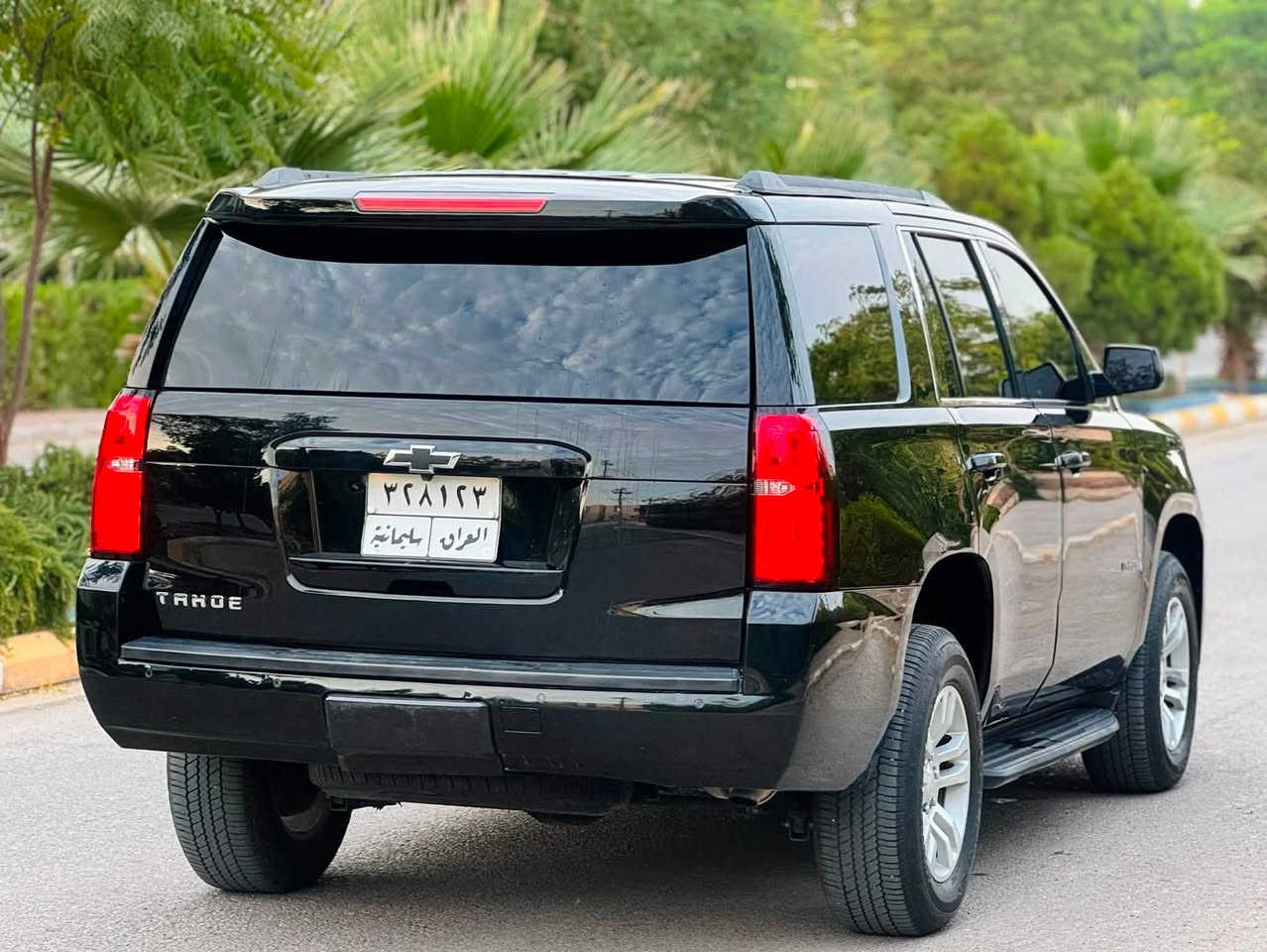 سلام عليكم للبيع فقط
سعر ( 278 ) ورقه 
للاستفسار  *********** 
تاهو 2017 بجم كبس امريكي 
ماشيه 115مايل
7 راكب 
دبل اكسل (4*4)
كامره 
بيه شبر صبغ سونار موجود 
كير محرك ممفتوح منه برغي 
صدر امامي خلفي جديد
بسمي شرط تحويل
مكاني سياره ديالى خانقين
