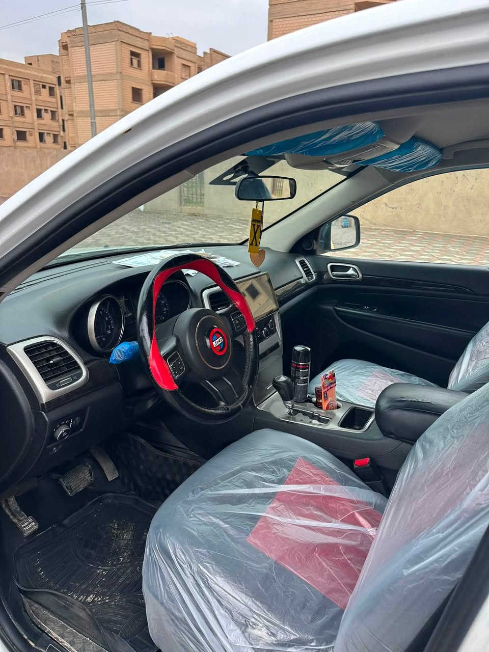 جيب موديل ١٣ السعر ١٥٠ وبيها مجال
او مراوس بكامري 
بيها قطعة وحدة تعديل بيدي اف و رش بسيط بنفس القطعة
للاتصال ***********
