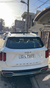 سورنتو 2022 خليجي ماشيه 80 الف نص فول  السعر 265 ورقة وبها مجال الاتصا...