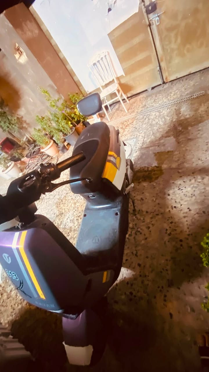 ام عيون ريان للبيع دراجه فول كلشي شغال بطاريات يقرن 11 لدراجه بصمتين وسويج لايت عالي ناصي رماش اشارت يمنه يسره ودبل اشاره هورن ومانع انزلاق لسعر 575 وبيه مجال قليل لمكان بغداد حي لجهاد للتواصل ***********
