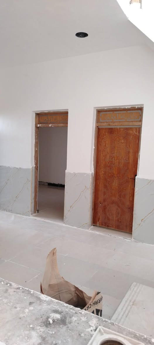 دار للبيع زراعي سند 25حي لازم قرب اسالة الماء مساحته 150م يحتوي على غرفتين وصاله واستقبال ومطبخ وصحيات بناء حديث للاتصال ***********
