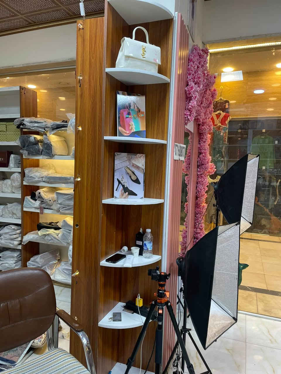 فاترينات • عدد ٣ • زواية ٢