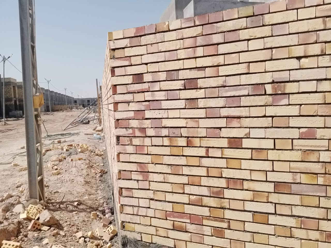 سلام عليكم خلفه بناء درجه اولى متواجد حالياً بالبصره اشتغل على الدبل والمتر شغل يرضي الله وعبدالله *********** بيه وتساب
