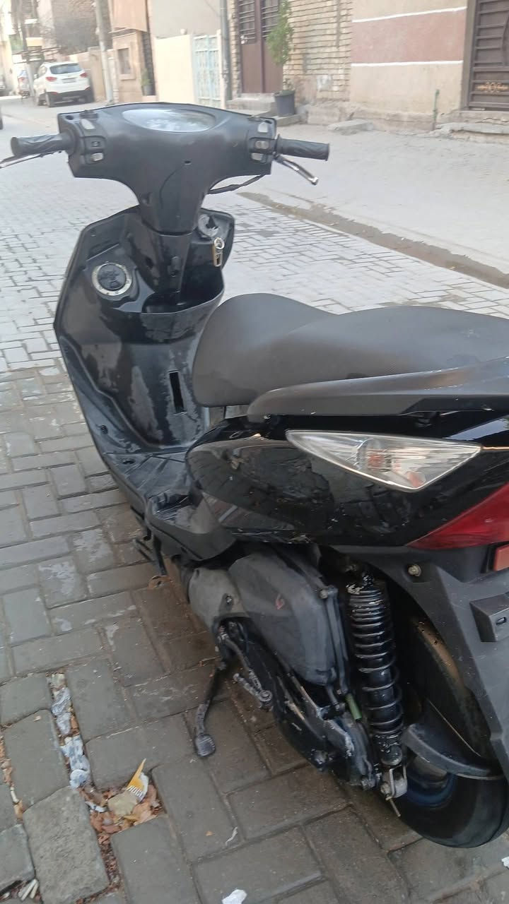 سلام عليكم دراجه ثعلب ١٤٠ للبيع شباب دراجه نقصها كلجات بس ومن ناحيه مفتوحه او لا مادري ماخذه من لشارع اني سعر ٧٢٥بيها مجال بسيط مكاني بغداد الحريه 
***********
