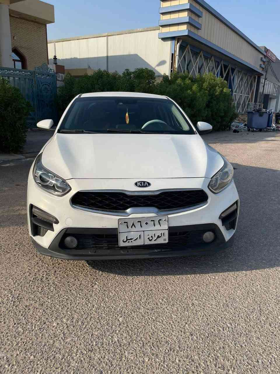 السلام عليكم 
للبيع كيا فورتي مديل 2019  مكينه 2000 دوش كير AT المرغوب باسم كردي كير مكينه حداديه تخم تاير السياره جاهزه من كلشي بيه جاملغ وبنيد صبغ حادث امريكا وبيه ملاون بالتكمه شويه اب 120 بيه مجال 
للاستفسار اكثر (***********)
*********** النجف, العراق
