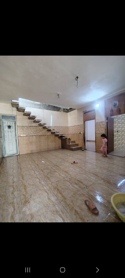 بيت للايجار 
شارع كهرباء قرب سكله ابو سعد ثانيه
مساحته 150 متر
كراج استقبال مطبخ غرفتين نوم 2  صحيات  
( اجاره 350 الف )
***********
ابو علي الركابي
