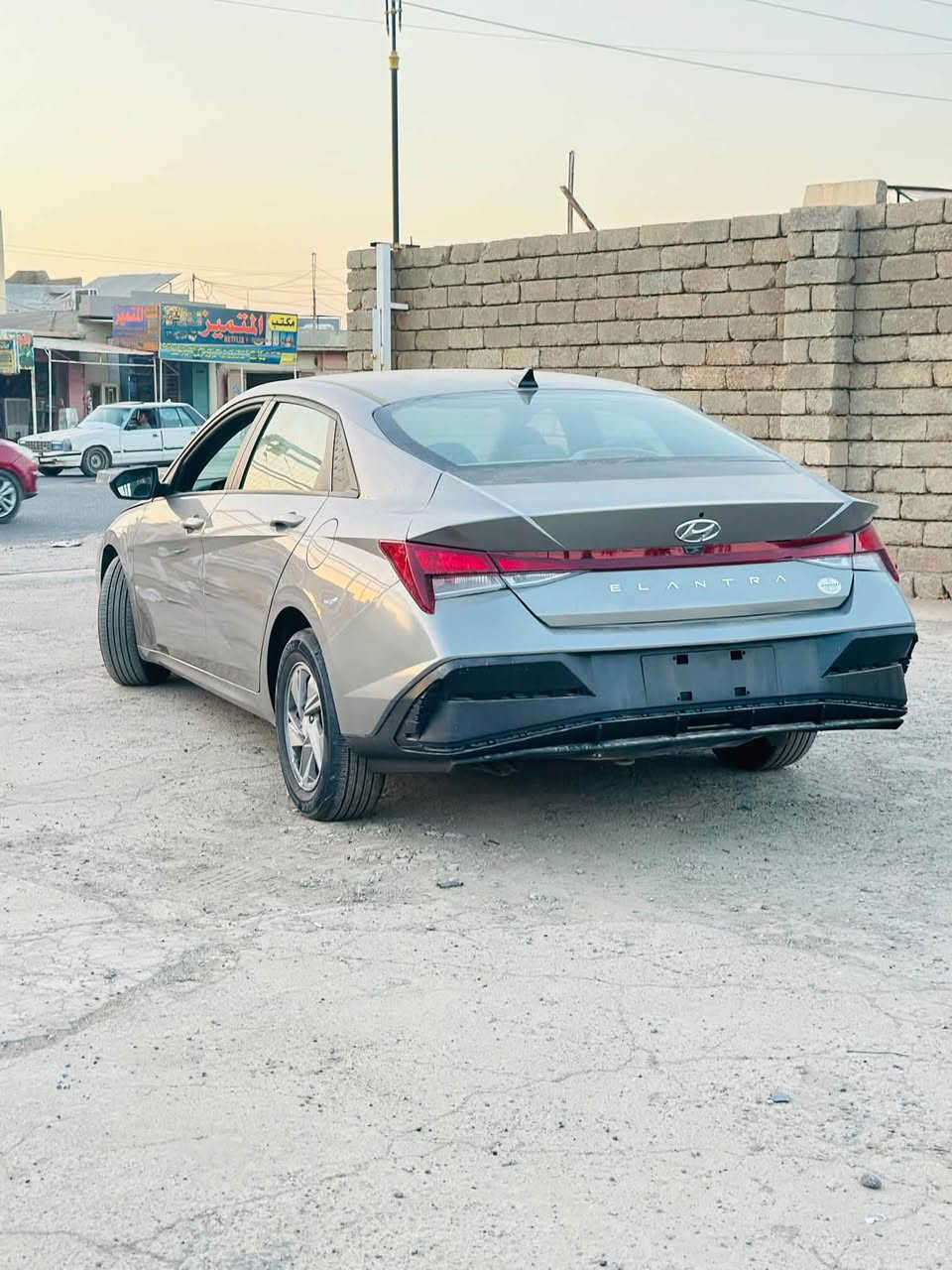 🔥 وصل حديثاً لمعارضنا (شركة الهيبة لتجارة السيارات) 🔥
🚗 هيونداي النترا
📌 الموديل: 2024 (الوجهية والنزلة الجديدة)
🎨 اللون: رصاصي (سيلفر ملكي)
⚡ الفئة: SE (قياسية، نظيفة وكلش حديثة)
📝 المواصفات 
 شاشة عدادات ديجيتال وشاشة وسطية.
 ماشية مسافة قليلة (حوالي 8,859 ميل).  
 الداخلية لونها رمادي هادئ ونظيف، گير ومحرك جديد (شرط السحب والـ PDI).
 والستيرن وكلشي شغال وبديكورات الوكالة.
بصمة شباب ورياضية، وتدلل على العيون، موتر جاهز للترقيم والنقرة الطيبة.
📍 الموقع: الشرقاط الجميله 
📞 للإستفسار والسعر، يرجى مراسلة الصفحة أو الاتصال على الأرقام المثبتة. ***********
(أهلاً ومرحباً بالجميع، شراي حقيقي ما نختلف وياّه) 🤝
