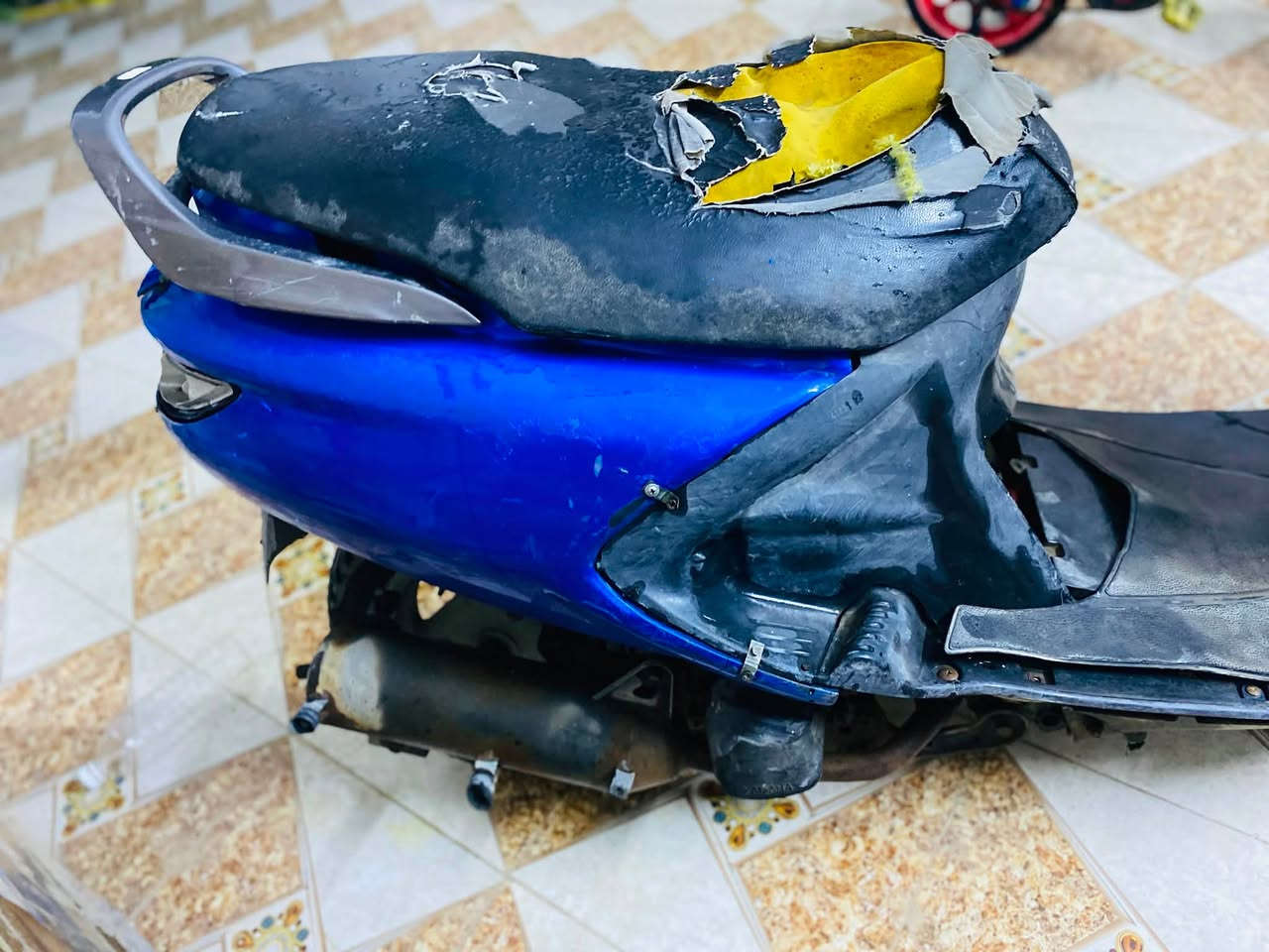 فراشه للبيع تشتغل من اول هندر بس مستحقه تجفيت ادخن وتنقص دهن كهربائيات شغله عوزه باتري بس  ١٤٠

الديوانيه الجلبيه تجي تشوف وتاخذ ***********
