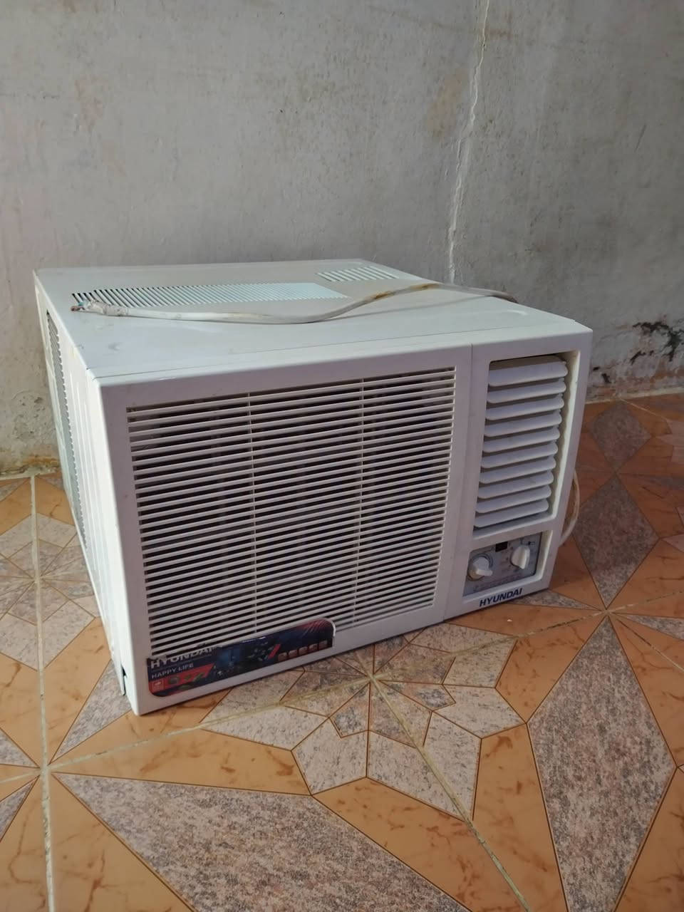 مكيف جديد للبيع السعر 250 بعقوبه التحرير الرقم ***********
