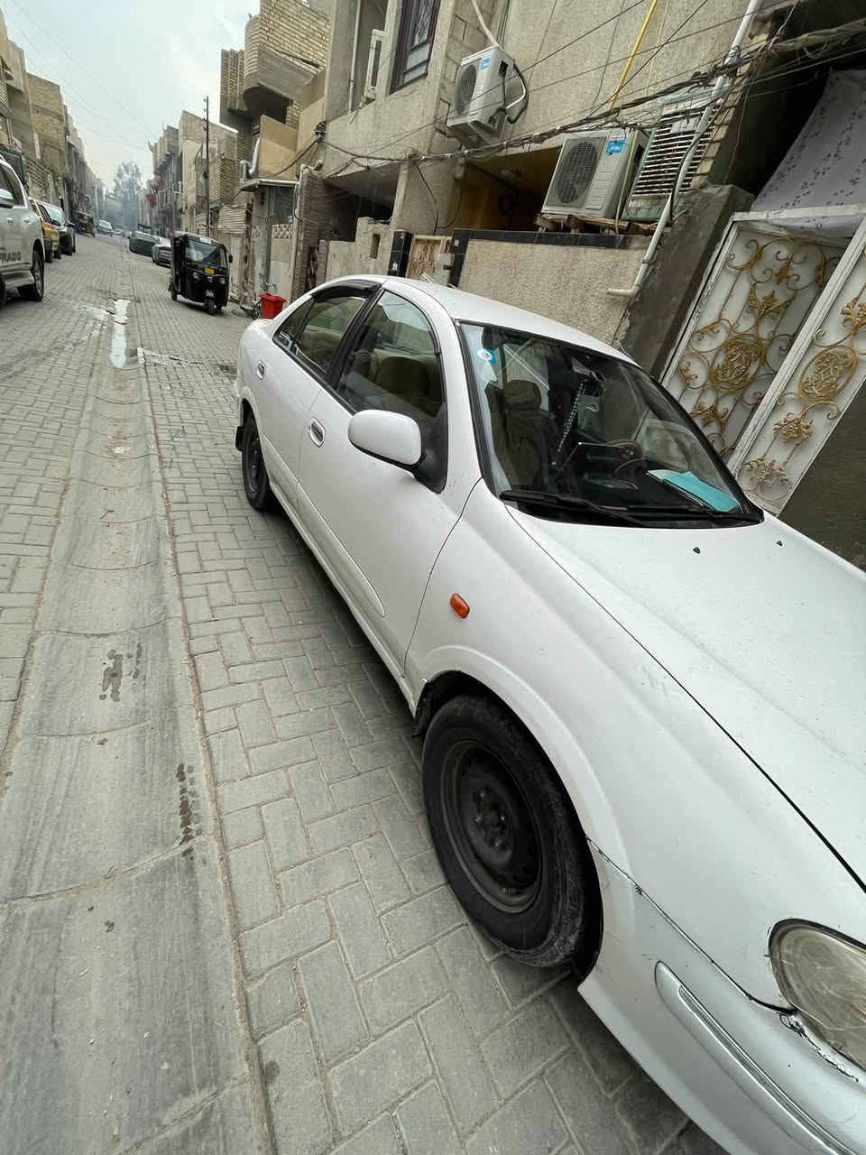 صني 2001 • بأوراق • خالي من الحادث