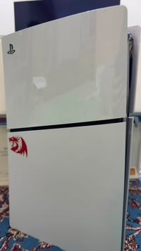 ps5 slim نظافة 100% مع كامل الملحقات  الاصلية السعر 800 الف  عنوان وزي...