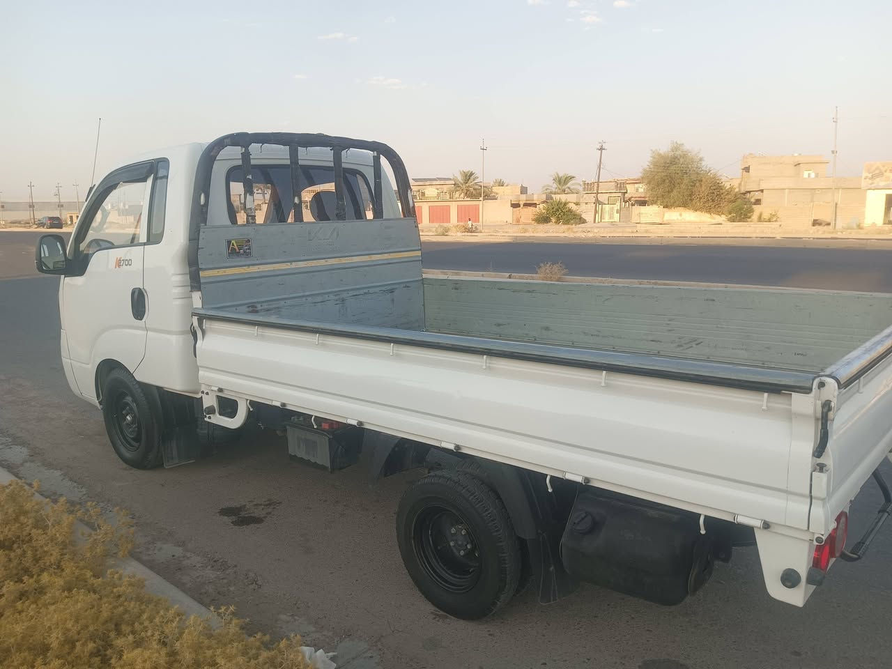 يوجد. كيا حمل موديل 2023
 مناسبه جدآ 
-صلاح الدين دولي 
-كير محرك شاصي كله بل شرط.. .
تحكم ستيرن .
ماشيه 55.
حساسات.
- تخم تاير جديد .
السياره جاهزه من كلشي..
مكان السياره صلاح الدين بيجي..
للاستفسار.‏‪***********‬.
‏‪***********‬‏
