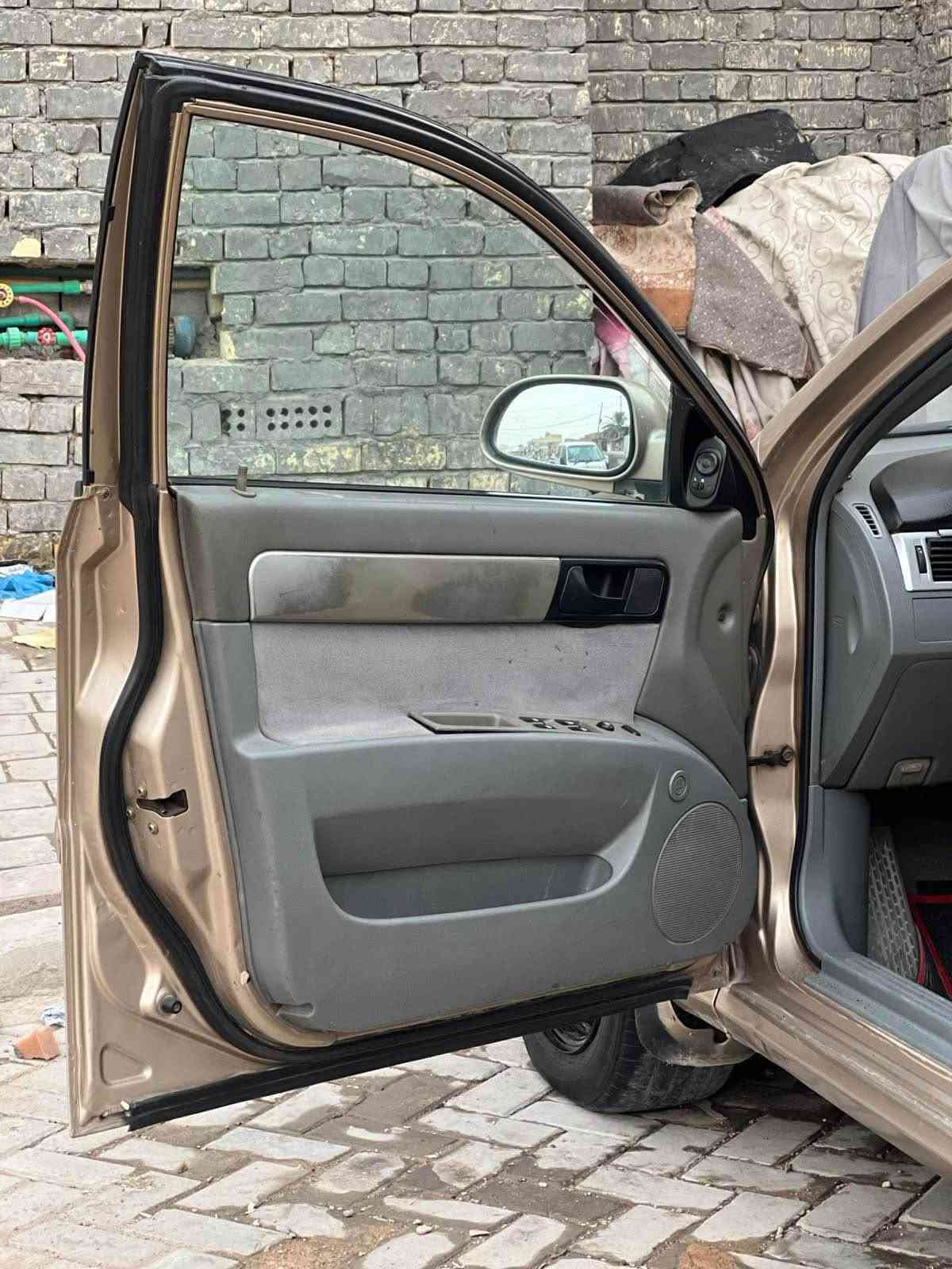 سيارة • بغداد • علي