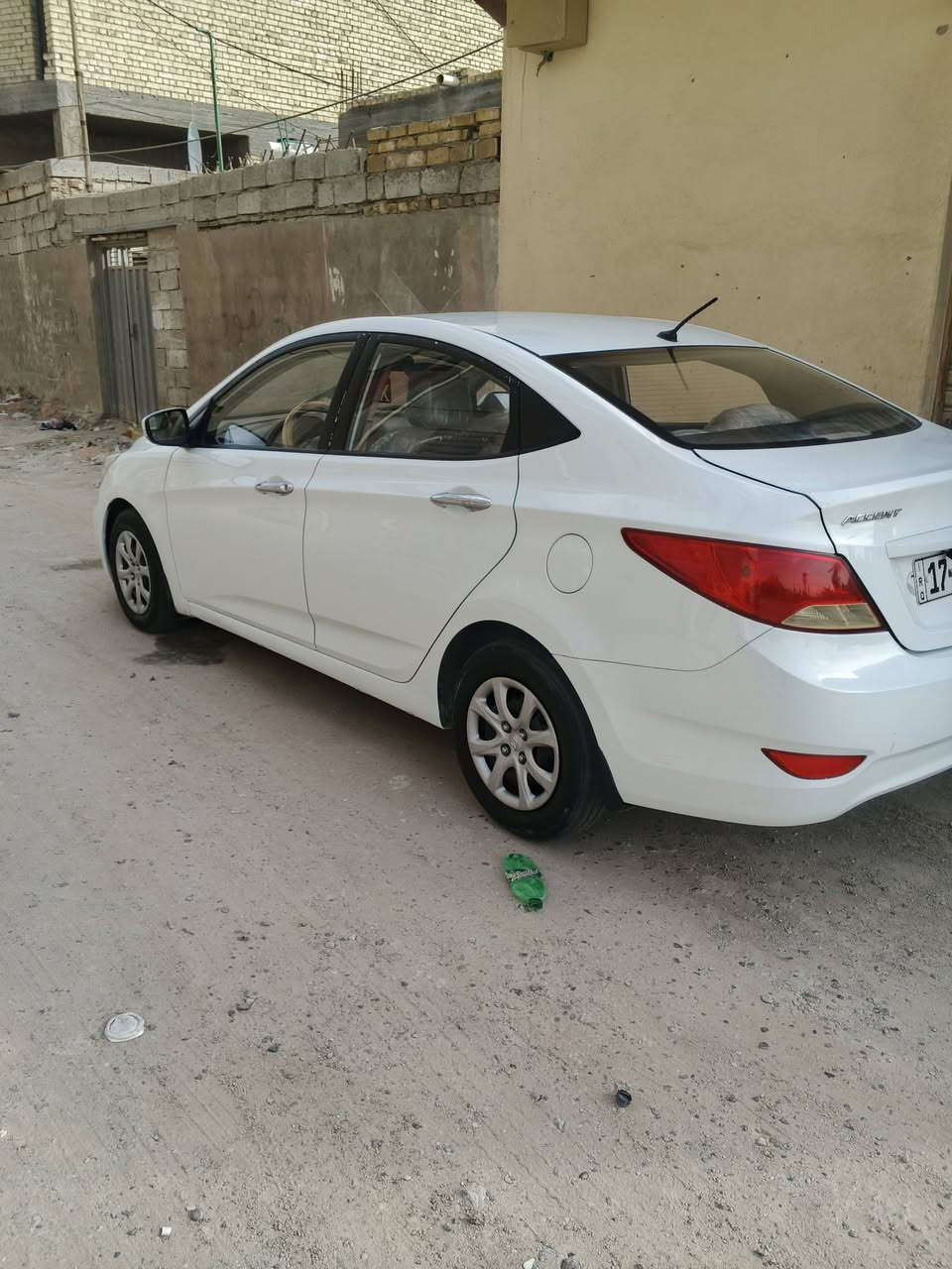 اكسنت ٢٠١٦ خليجي رقم دولي محرك ١٦٠٠
بيها جاملغ أمامي مصبوغ بدون ضربه 
محرك وكير مكفولات حداديه جديده تخم تاير جديد تبريد ثلج السعر ٨٥$ مكانه كوفه رجآ بدون خاص ***********
