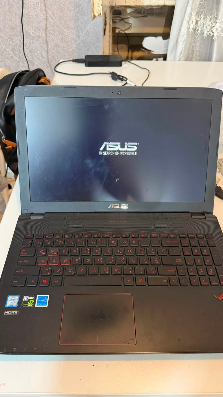 السلام عليكم 
لابتوب asus rog  من اقوى الفئات 
مواصفاتها المعالج انتل اي 7 جيل سادس فئه hq 
الرام 16gb
الهارد hdd 1t
كارت شاشه nvidia gtx 960m
نظيفه اذا تريد ترتبها تشدلها ssd  وتنساها بعد 
السعر المطلوب 550.000
مكاني بغداد المشتل 
***********
