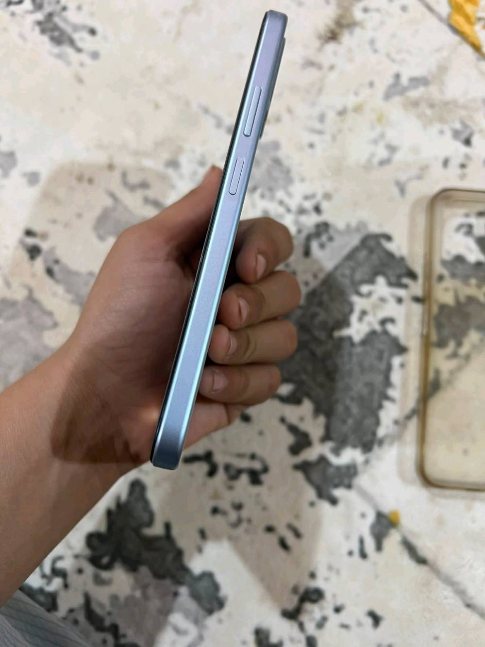جهاز اوبو6نضيف صار عدي شهرين من اخذته مابي ولا خدش سعره 275وبي مجال العنوان البصره الهارثه الرقم ***********