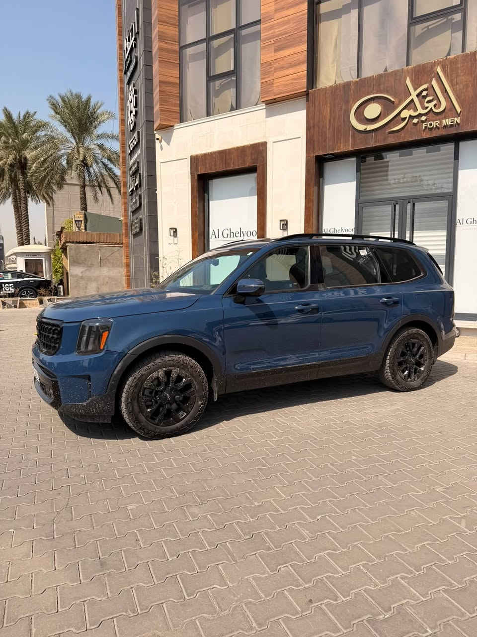 السلام عليكم

كيا تيلورايد موديل 2024 برستيج اكس برو فول مواصفات للاخير  

رقم بغداد مميز حره 

لون السيارة مميز 

 1-  كيا تيلورايد فئه sx xpro prestige

2- محرك 6 سلندر 3800 

3-  ويل كب حجم 18 اطار نقشة خشنة  

4- كامرات 5 محيطية مراية داخلية كامرة 

5-سقف اسود شامو كنتارا 

6-بصمة ابواب امامية  وبصمة تشغيل وتشغيل عن بعد

7-لايتات زينون عالي ناصي عدستين 

8-اشارة في المرايا الجانبية مع حساسات الاجتياز 

9-مصابيح ترحيب في مقابض الابواب + ترحيب بالمرايا 

10-رادار امامي تفاعلي للتوقف التلقائي امامي خلفي وجانبي 

11- السيارة فتحتين سقف 

12-حساسات امامي خلفي

13-غرفة السيارة جلد نابا اسود نقشة خياط 

14تحكم كهربائي متكامل لمقاعد  المقدمة 

15-المقاعد الامامية  والخلفيه تدفئة وتبريد  

16-شاشة دشبول كبيرة لمجموعة من الايعازات والضبط

17-بردات اصلية للابواب الخلفية 

18-مقاعد وسطية تطوى كهربائيا ويدوية الفتح 

19-انارة ليزرية محيطية متعددة الالوان لأنارة دواخل السيارة 

20-مرايا جانبية شفط كهرباء 

21-خاصية تحديد المسار والتنبيه عند الخروج من المسار 

22-المقعد الوسطي منفصل  VIP

23-تبريد السيارة 3 قطع 

24-تحكم ستيرن جهتين متعدد الايعازات 

25-وضعيات القيادة عدد 5 

26-تنبيه بالارتجاج في المقود عند الخروج من المسار او عند الرجوع 

27-كشن السائق مساج وذاكرة 

28- جنطة كهرباء فتح واغلاق 

29-ستيرن تدفئة  

30-وضعيات قيادة + 4x4

31-اوتو هولد + اوتو ستوب 

32-تحديد مسار الي + مثبت سرعة 

33-تبريد خلفي منفصل 

34-شاحن واير ليس 

35-منافذ شحن بالكشنات وبالخلف 

36-سستم صوت هارمن كاردن 

***********

العنوان بغداد اليرموك
