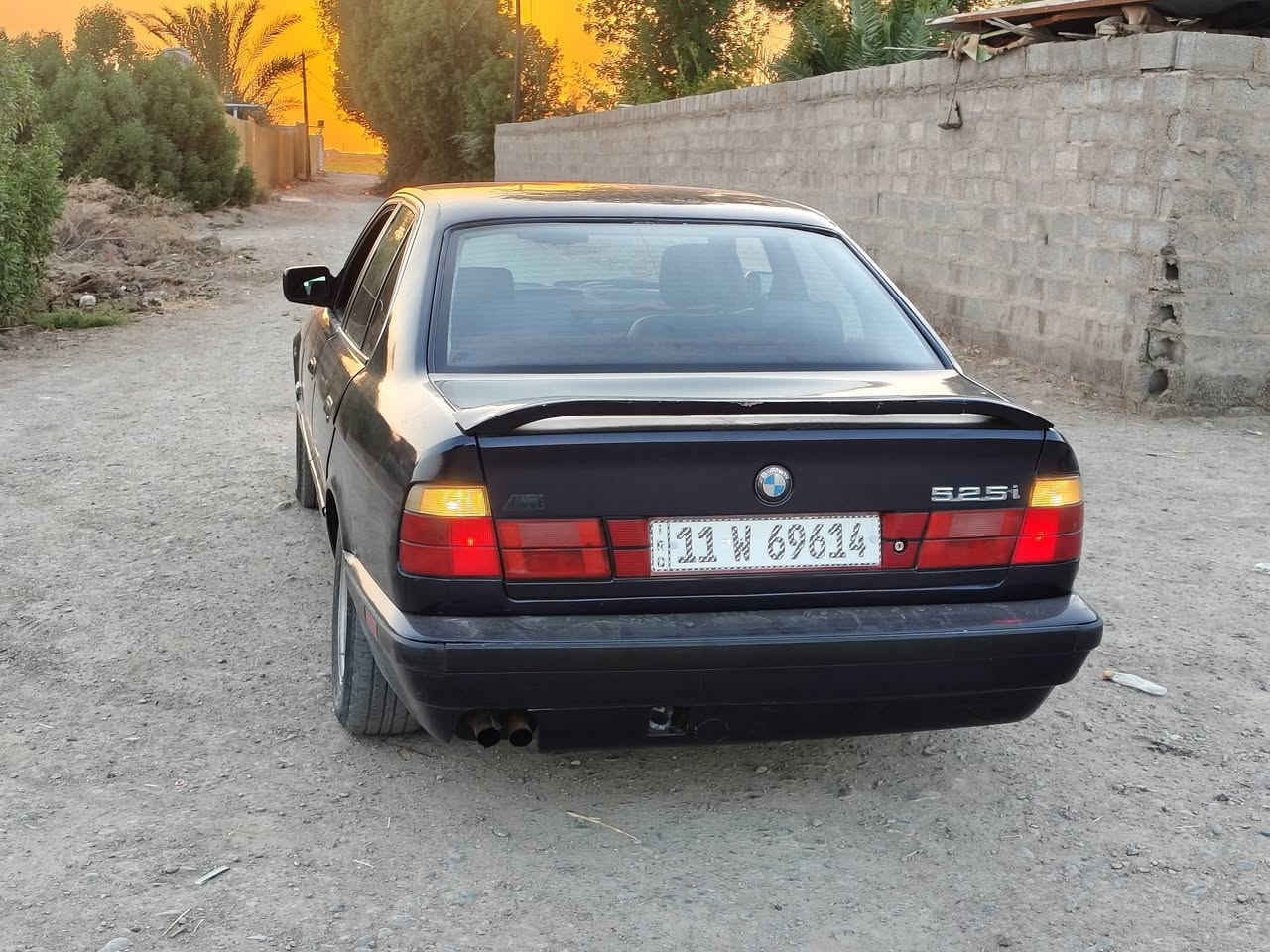 بي م دبليو 535 محدثة 525 موديل 1991 رقم بغداد محرك 6 مسكر تبريد قطعتين
مكفولة من الضربه سنوية جديدة بأسمي السعر 50 بيها مجال 

مكاني واسط ناحية شيخ سعد للاستفسار  ***********
