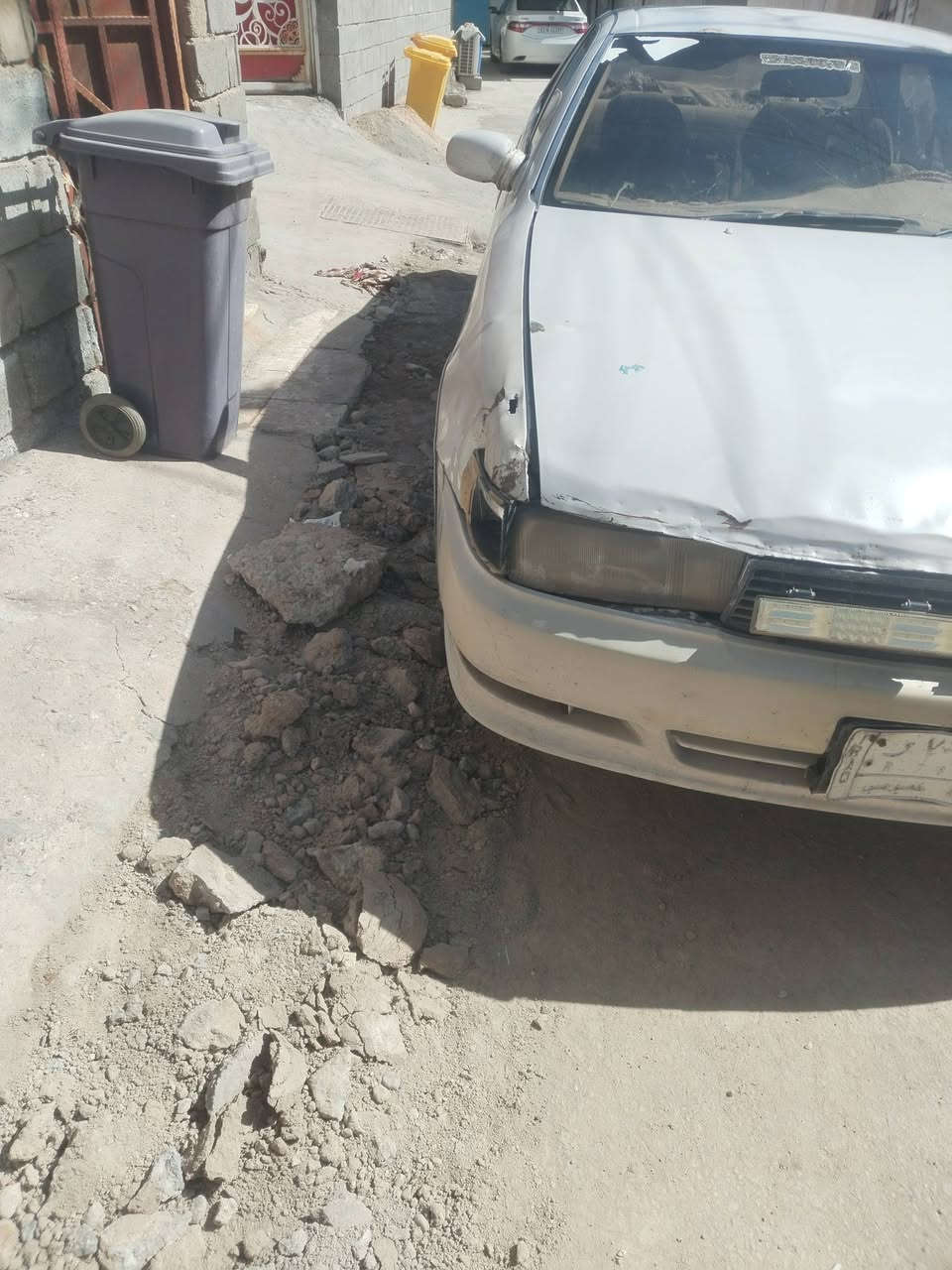 كرسته نقل  لبيع  محرك فيفيتي ٢٥٠٠ مجول العنوان بصره الدير معمل ورق مراوس حسب القناعه  السعر ٣٥ وبيهه مجال  رقم الهاتف وتساب ***********
