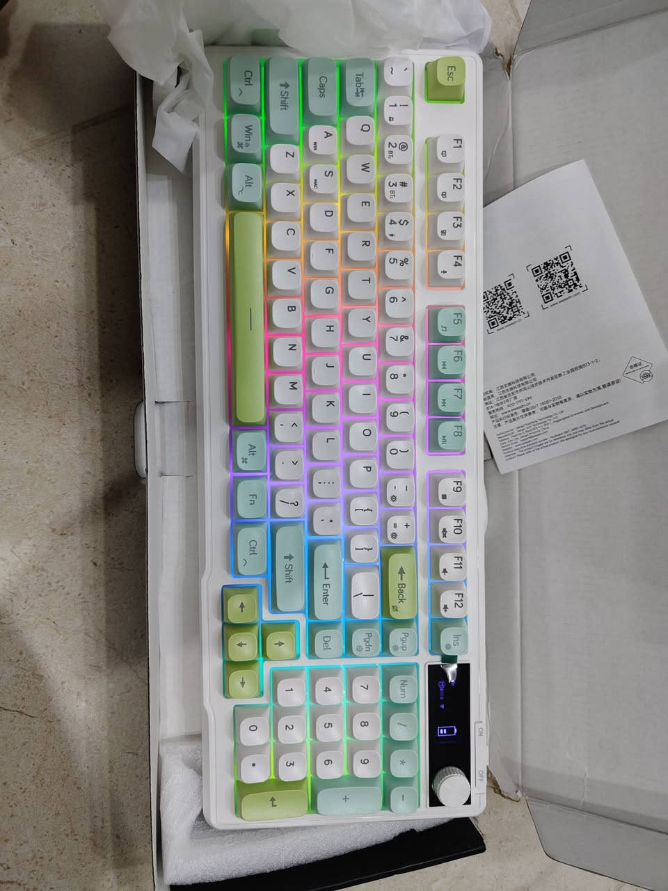 السعر 35 الف فقط ***********

نص مكتوب في الصور:
- RGB Backlit
- One-click light switch
- Design one-click light switch on the right