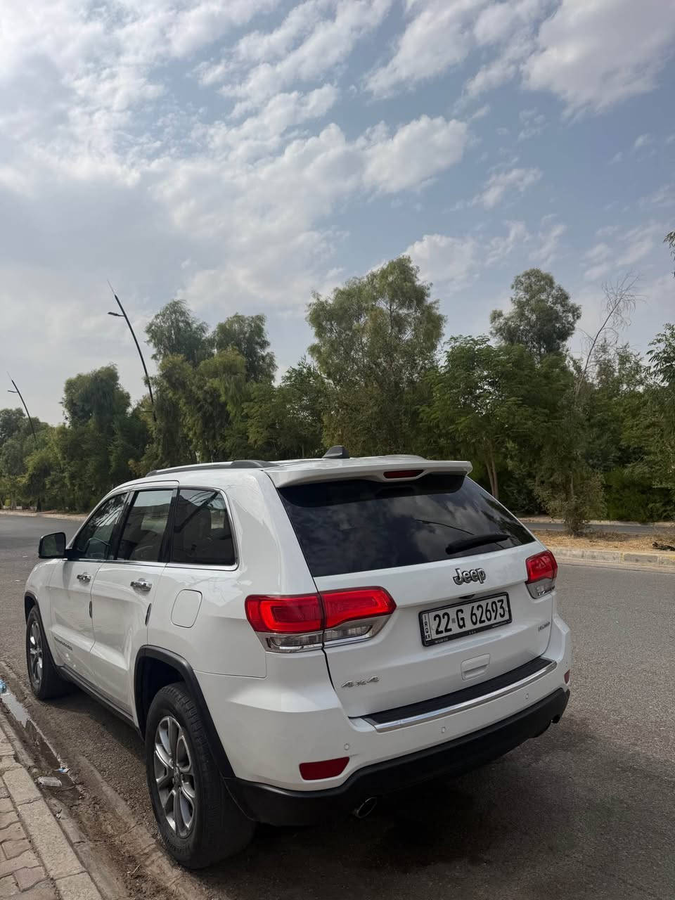 سلام عليكم للبيع او مراوس 
جيب  لاريدو 2014 لمتد 4x4 فول موصفات 1/1
 مكفوله كفاله عامه فقط مانين بارد كلش صغير متبين 
حجم المحرك : سلندر 3600  
ماوس وضعيات قياده الفور ويل 
* 
*غرفه السياره اسود سبورت 

💎 ســعــر ✅ ::  185 بيه مجال 

*اناره ترحيب 
*حساس مطر 
بصمه دخول ذكي
*صندوق كهربائي 
*شاشه كبيرة 
*كامره دواره 
*كشنات الاماميه كهربائي 
*خزن وضع المقاعد والستيرن 
*ويل حجم  18 بلادي 
هوك امامي خلفي
*شفتات ستيرن 
* حساسات خلفية وامامية 
*دبل كزوز 
* مرايا متحركه 
*مري شفط
*ستيرن كهربائي متحرك  
* كشنات تدفئة امامي وخلفي 
* كشنات امامي تبريد 
* ستيرن تدفئة   
* لد امامي ~لايت زينون بلادي   
*سيدي 
*دمام خلفي 
*ايكو 
*زراك لايت
*تبريد قطعتين 
* سستم صوت ٩ سماعات دمام خلفي 
* اشارات مرايا 
*كير طيارة 8 نمر 
* تحكمات ستيرن 
* تدفئة مرايا جانبيه 
رقم اربيل دولي بسمي
السياره جديده 
مكان السياره كركوك 

للاستفسار/ *********** واتساب موجود كركوك, العراق
