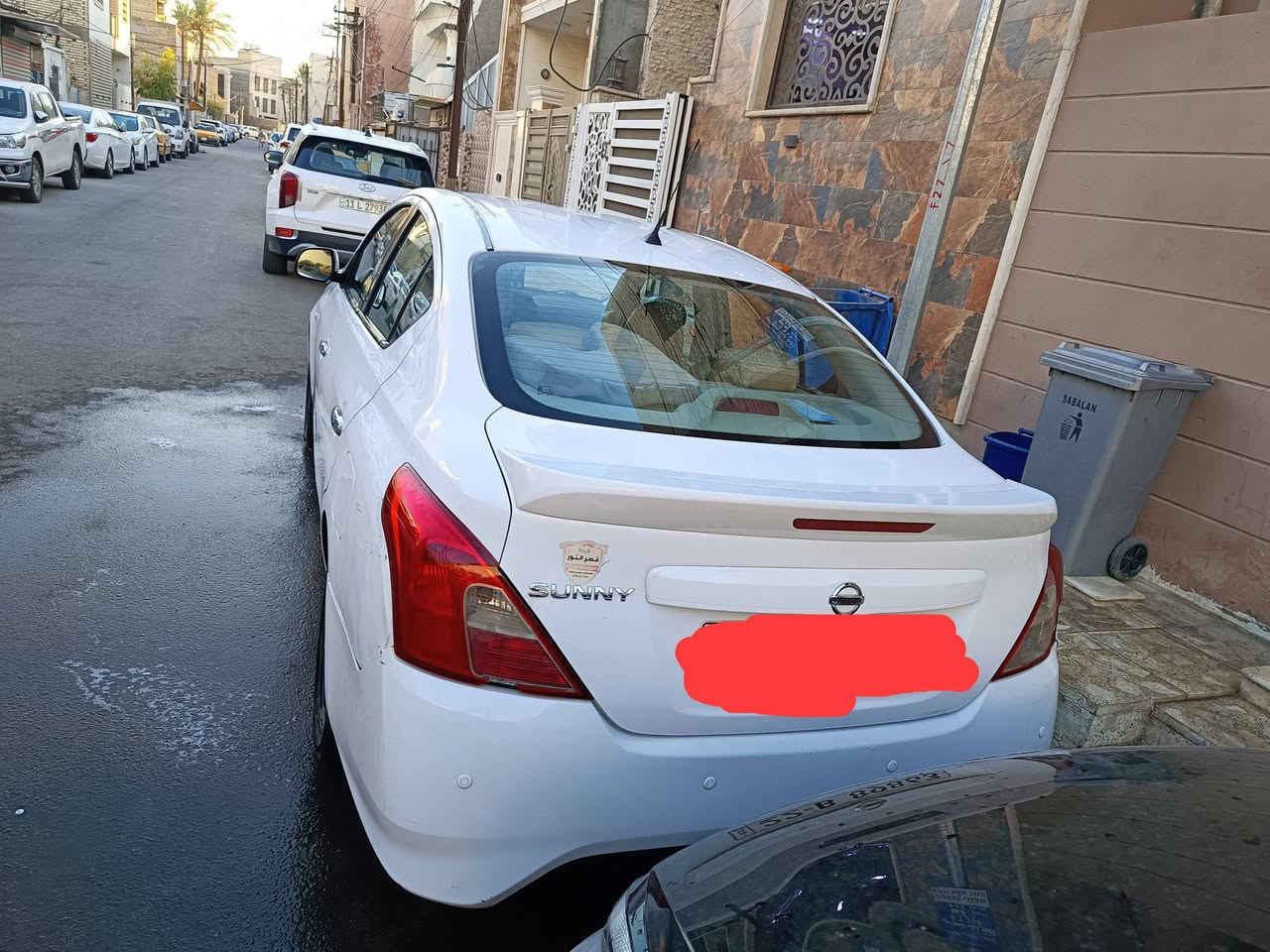 السلام عليكم
نيسان سني هندي موديل 23 ماشية 53 الف 

رقم السيارة اربيل تحويل او وكالة 

السيارة موضحة بالصور اي نقص مابيها 

ضررها الجاملغ يم قبق البانزين متضرر موضح بالتصوير وايضا بيها شخوط ورصعات بسيطة  

السعر 120 ورقة  

للتواصل متواجد واتساب واتصال 

*********** 
***********
