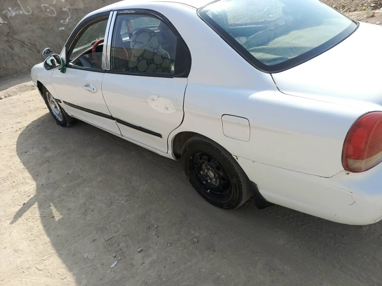 سلام عليكم سياره البيع سوناتا موديل 2000 سنويا 28 سياره مصبوغة جميله سعر 32اوبيه مجال رقم بغداد ***********
