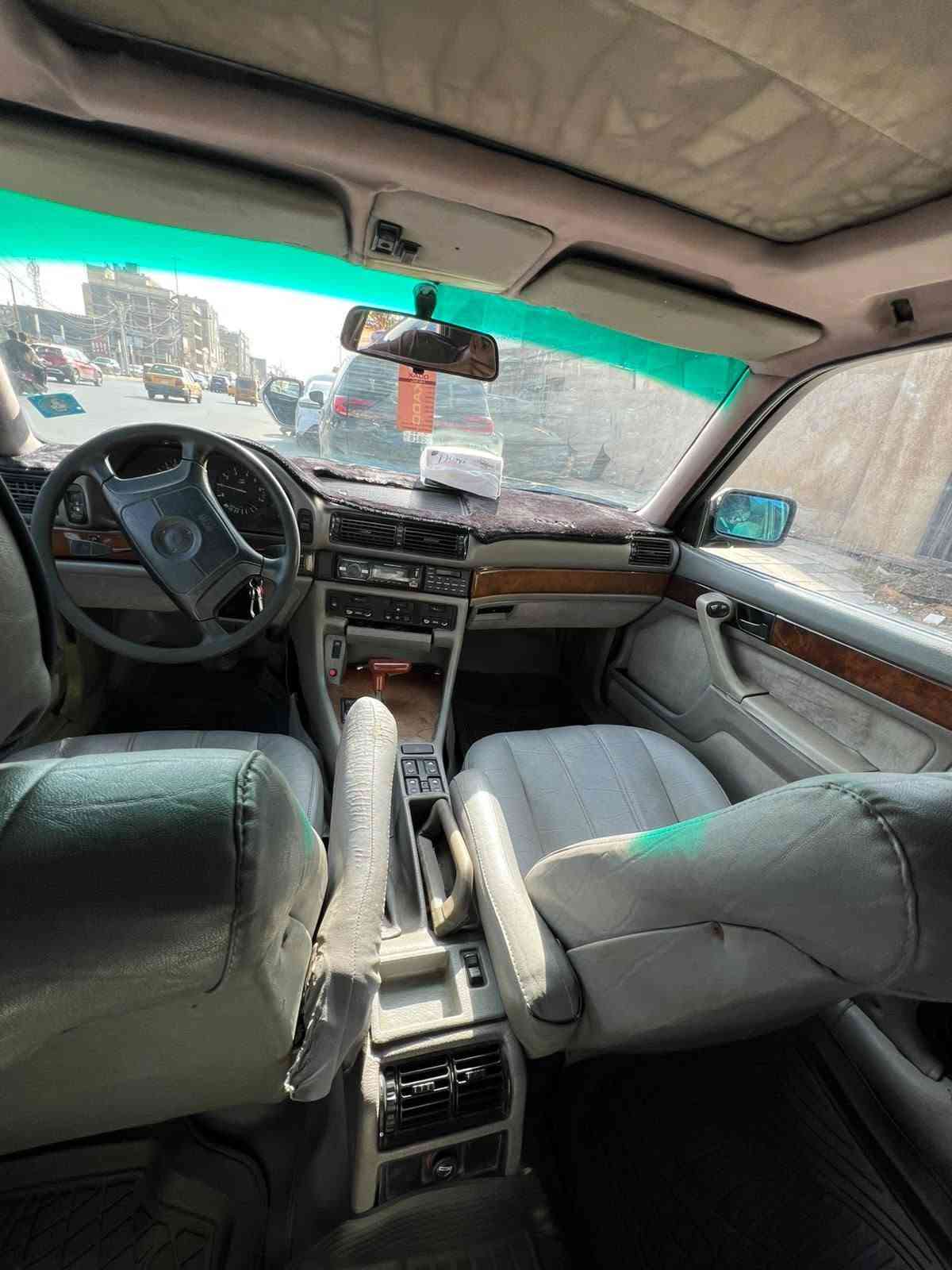 سلام عليكم بي ام ٧٣٠ مديل 1992سنويه باسمي هزه ورقام انكليزي سياره كير محرك صدر تخم تاير كهربائيات كله كامل تبريد ثلج قطعتين شغال سياره لاضربه ولاصبغ ولاخياس سياره بلاديه كلها فقط جارده خرفتها حلوه وسياره جاهزه من كلشي فقط صبغ تحتاج وسنويه باسمي مشروع وطني ثاني يوم احولك مكان بغداد الشعب السعر٣٨وبيها مجال
***********
***********
