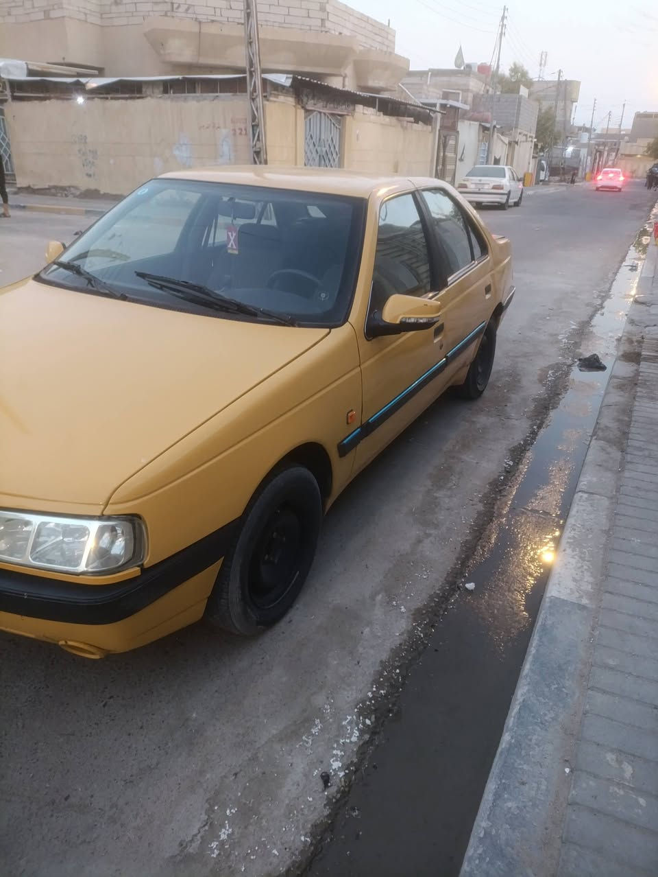 بيجو 405 موديل 12سياره جديده باسمي سنويه وارقام جدد انكليزي سياره جاهزه فقط نقص كمبريسر تبريد السعر 26ورقه وبيه مجال اتصال *********** اتصال او واتساب
