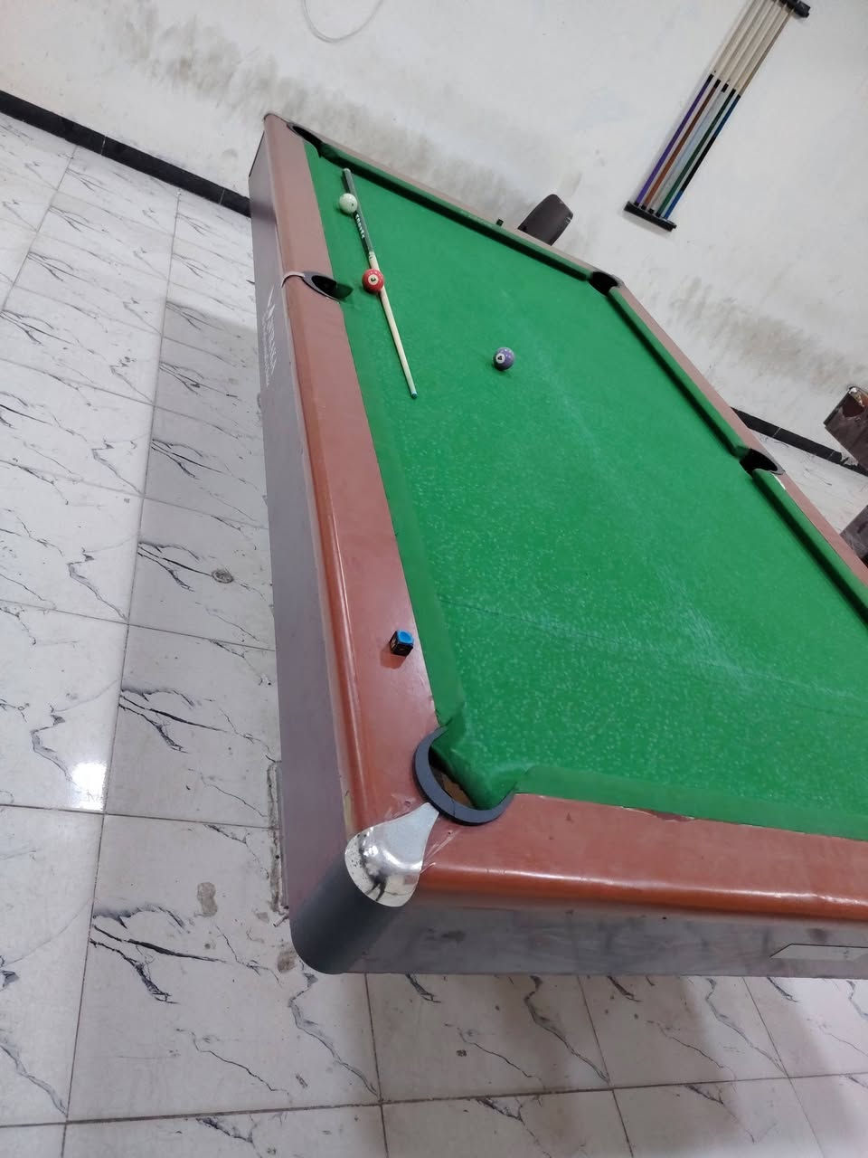 سلام عليكم غراض كوفي للبيع 
ستخدام شهر واحد 
ميز بليارد عدد 2
ويركه سعر 1250 وبيهن مجال 
ميز محاسب عدد 1 سعر 100 وبيه مجال 
كراسي سعر لواحد 9 وبيه مجال 
طبلات سعر لوحده 40 وبيهن مجال
***********/   ***********
