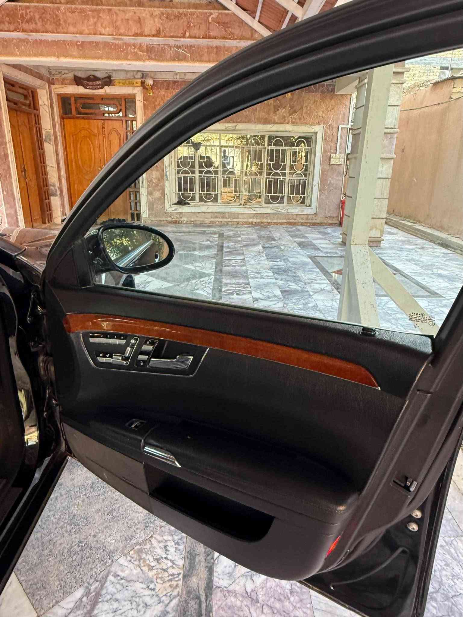 مارسيدس 2009 لون اسود رقم بغداد S350 باب قصير فول مواصفات ومعروفه مواصفات المارسيدس 

2009 / W221/350
لون اسود
قصيره 
تحكم استيرن 
شفتات استيرن
رادار 
نايت فجن
٥ بردان
سلايد روڤ
ابواب + صندوق شفط
بصمة ابواب
تشغيل بصمه
جوبلس هواء 
داخل جلد 
كشنات تدفئه وتبريد
للاستفسار الاتصال او واتس اب 
*********** Singapore
