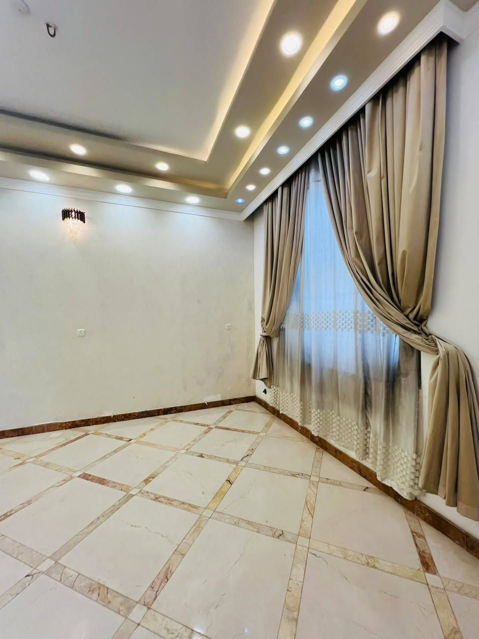 الحبيليه • ٣٠٠م • ٥غرف