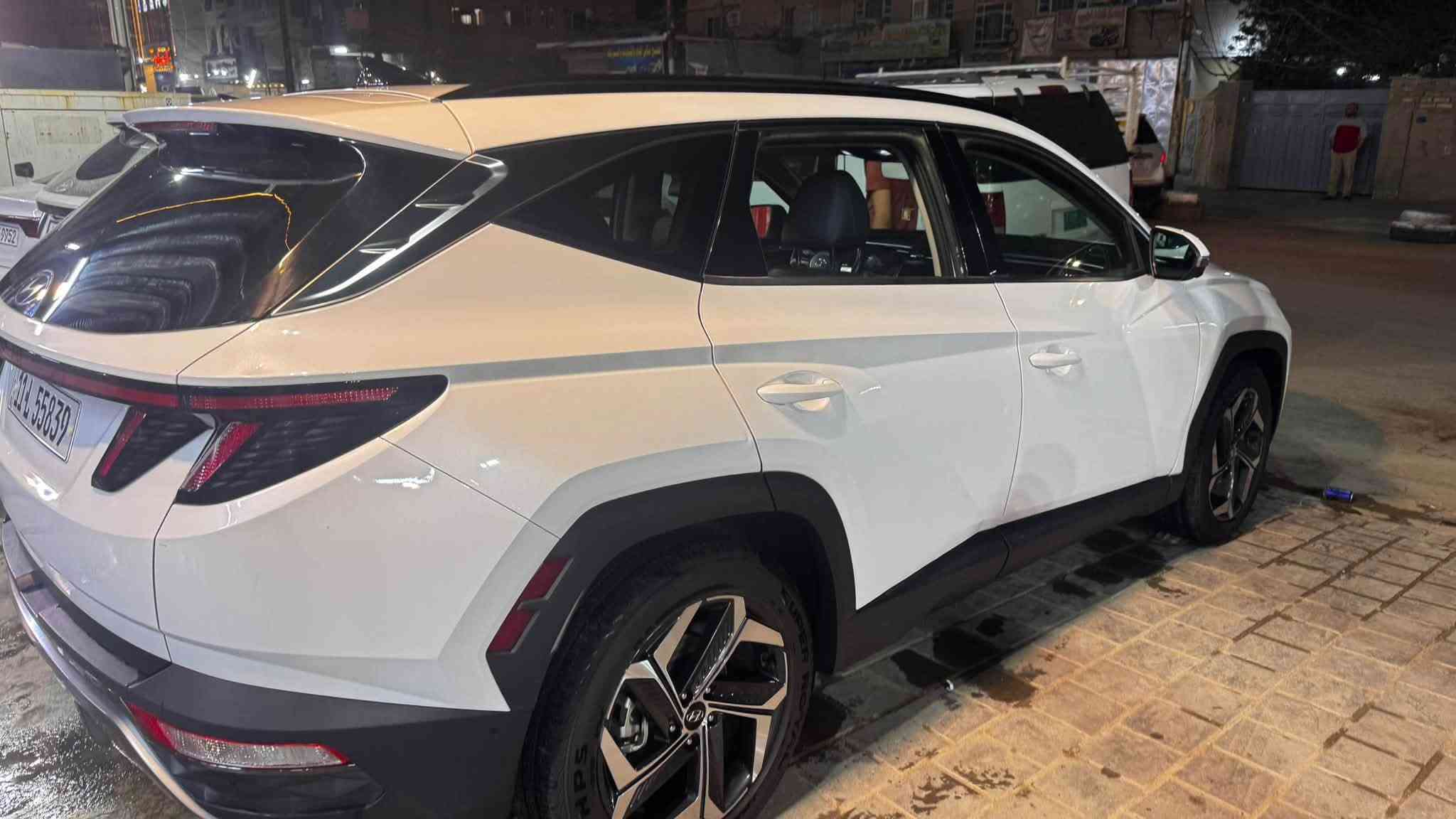 🚘 للبيع هونداي توسان 2022 Limited VIP
السلام عليكم ورحمة الله وبركاته

🔥 هونداي توسان 2022 لمتد VIP – فول مواصفات

📌 معلومات السيارة:

* الموديل: 2022
* الفئة: Limited VIP
* المحرك: 2500 سي سي
* العداد: 80,000 كم
* الحادث: جاملغ وبابين
* السعر: 195 ورقة وبي مجال

✨ المواصفات:

1. بصمة تشغيل + تشغيل عن بُعد.
2. فتحة سقف بانوراما.
3. داخل جلد أسود.
4. كامرات محيطية 360 درجة – خمس كامرات.
5. دشبول رقمي متغير.
6. كشن السائق كهرباء + ميموري + تدفئة + تبريد.
7. كشن الراكب الأمامي كهرباء + تدفئة + تبريد.
8. فتح الكامرة عند الإشارة بالدشبول.
9. تقديم وترجيع السيارة آلي.
10. كشنات خلفية تدفئة.
11. جنطة كهربائية شفط.
12. أشاير بالمرايا.
13. رادارات 360 درجة.
14. كير دكم.
15. أوتو هولد.
16. ويل كب كروم 
17. إيقاف ذاتي.
18. تحديد مسار + قيادة آلية + تحكم ببعد السيارة والتوقف الذاتي.
19. شفتات ستيرن للكير العادي.
20. بجم فول زينون + LED خلفي.
21. وباقي مواصفات الـ VIP.

رقم بغداد باسمي

💰 السعر: 195 ورقة وبي مجال

***********
