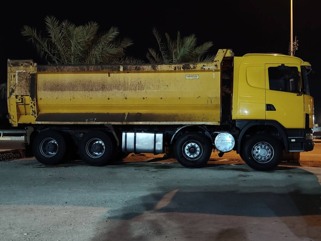 للبيع سكانيه عغرب قلاب مديل 2002
مكينه 6v انجكتر كير 900
مجموعه 26 خفيفه 
تبريد شغال 
بدي 26 متر 
مكفوله كفاله عامه  
تخم تاير جاهره السياره جديده اب معنه الكلمه 
سنويه 29 رقم انكليزي بسمي تحويل ثاني يوم 
للستفسار الانصال ع *********** واتساب موجود 
السعر ع خاص
