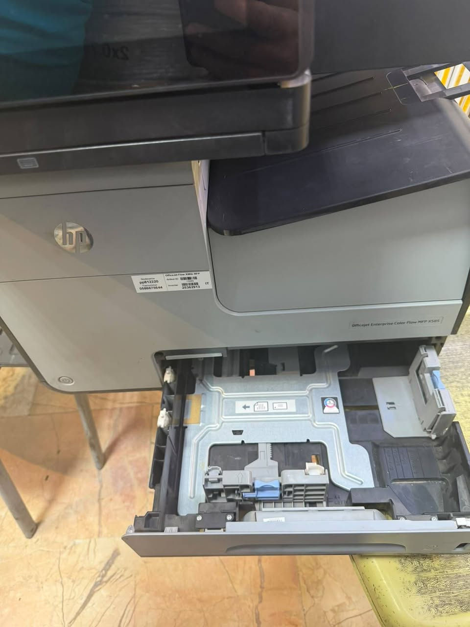سلام عليكم طابعه HP  مستعمله شي قليل HP OfficeJet Enterprise Color Flow MFP X585z، طباعة ملونة وأسود
📄 نسخ وتصوير
📑 سكانر/مسح ضوئي
📠 يدعم الفاكس
⚡ سرعة الطباعة تصل إلى 42 صفحة/دقيقة A4 في الوضع الاحترافي، وقد تصل إلى 72 صفحة/دقيقة في وضع المكتب العام. �
support.hp.com
🔄 طباعة على الوجهين تلقائياً
📱 يدعم AirPrint وMopria وHP ePrint
🖥️ شاشة لمس ملونة 8 إنش
📚 دورة عمل تصل إلى 80,000 صفحة شهر

ياً، والموصى به 2,000–6,000 صفحة شهرياً 
المكان بغداد شارع فلسطين السعر 750 بيها مجال قليل الرقم ***********
سلام عليكم طابعه HP  مستعمله شي قليل HP OfficeJet Enterprise Color Flow MFP X585z، طباعة ملونة وأسود
