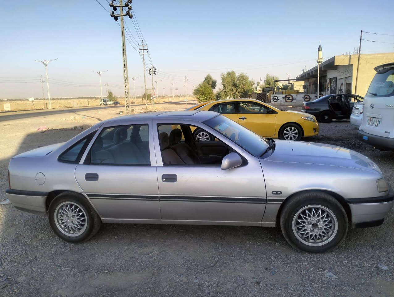 سياره اوبل للبيع نضيفه بل شرط محرك كير كلو بل شرط تحويل ثاني يوم بسمك موديل 1992مكان كركوك سعر 50قفل قفل ماتشتري لاتكسر بل سعر سياره نضيفه مابيها ضربه رقم  (***********)

