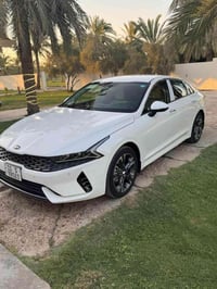 للبيع كيا K5 موديل 2021 خليجي الشركه الدوليه  مكفوله من الصبغ بيها تعد...