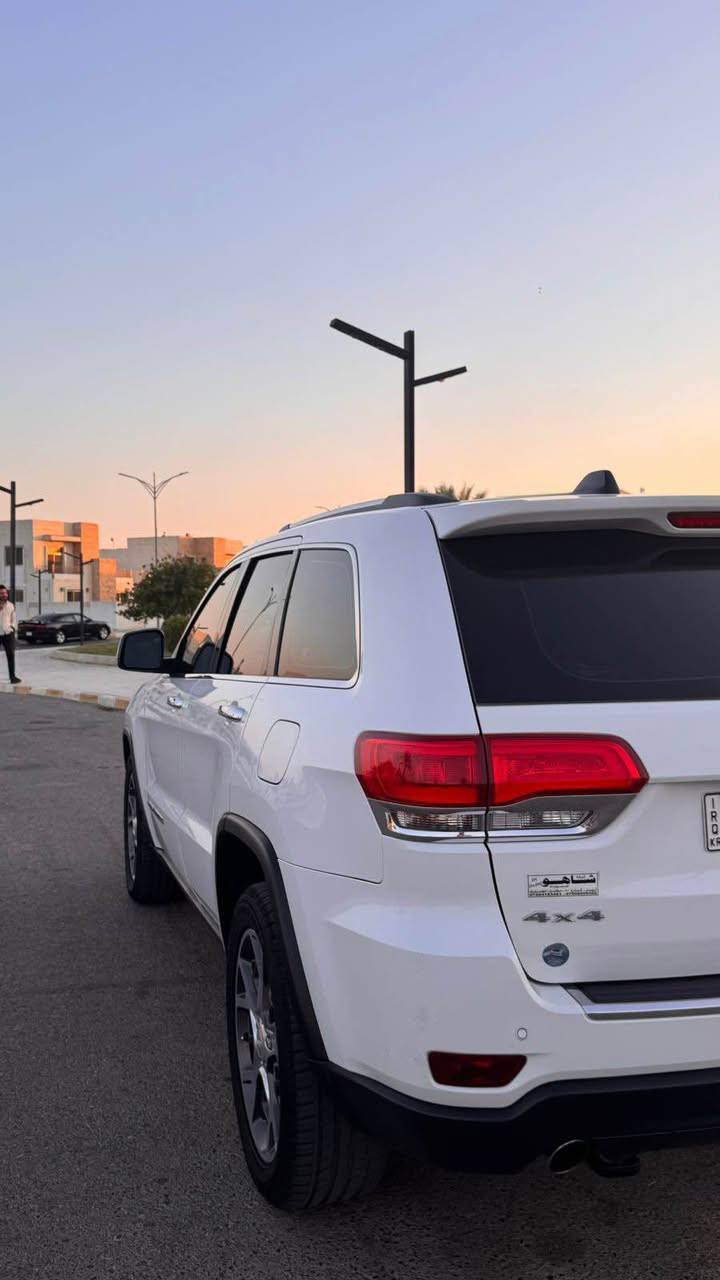 �🔥 للبيع جيب Limited Plus 🔥🚘

✨ موديل 2019
✨ فول مواصفات – Limited Plus – 4x4
✨ وارد خليجي
✨ بانوراما
✨ 3 شاشات
✨ كشنات جلد تبريد وتدفئة
✨ كشنات كهربائية + ميموري
✨ شاشة كبيرة تدعم Apple CarPlay
✨ كاميرا خلفية
✨ حساسات أمامية وخلفية
✨ رادارات ونقطة عمياء
✨ تشغيل عن بُعد + بصمة
✨ صندوق كهربائي
✨ ستيرن تدفئة
✨ نظام ملاحة
✨ مواصفات أمان كاملة
✨ ملاحظه السياره بيها كتاب تضليل اربيل سنوي 
✨رقم اربيل الدولي 

🔥 السيارة جديده جداً مال بيت .

ملاحظه السياره بيها اقل من نص باب السكن صبغ
وبيها مكانين بارد صغار جداً بدون دواخل بدون ايرباك

📍 الموقع: تكريت + اربيل  
💰 السعر: 260 وبيها مجال 
📞 للاستفسار: *********** أربيل, العراق
