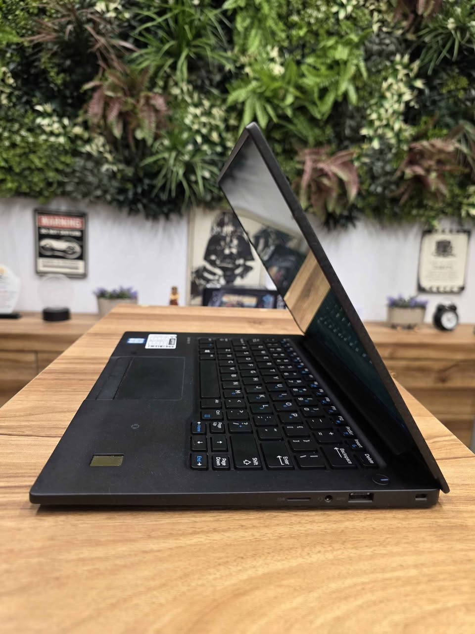Dell 7370 • شاشة لمس 3k • ٨GB