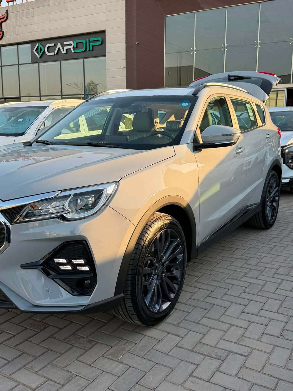 🚗 للبيع | جيتور X70 موديل 2027 🔥

✨ مستخدمة كأنها زيرو
🛣️ الممشى: 1,600 كم فقط
🌍 وارد خليجي
🎨 اللون: أسمنتي

💰 السعر: 26,500,000 دينار عراقي

⭐ المواصفات:

🔹 محرك 1.5 لتر تيربو
🔹 ناقل حركة أوتوماتيك
🔹 شاشة لمس كبيرة
🔹 Apple CarPlay + Android Auto
🔹 بلوتوث
🔹 كاميرات 360° + كاميرا خلفية
🔹 حساسات أمامية وخلفية
🔹 شاحن لاسلكي
🔹 دخول ذكي + تشغيل بصمة
🔹 مثبت سرعة
🔹 شاشة عدادات رقمية
🔹 إضاءة LED أمامية وخلفية
🔹 مقاعد جلد فاخرة
🛡️ ضمان شركة هارلم

📍 العنوان: بغداد – معارض النهضة

📞 للاتصال: ***********

🔥 سيارة نظيفة جداً وممشاها قليل — جاهزة للفحص والشراء
