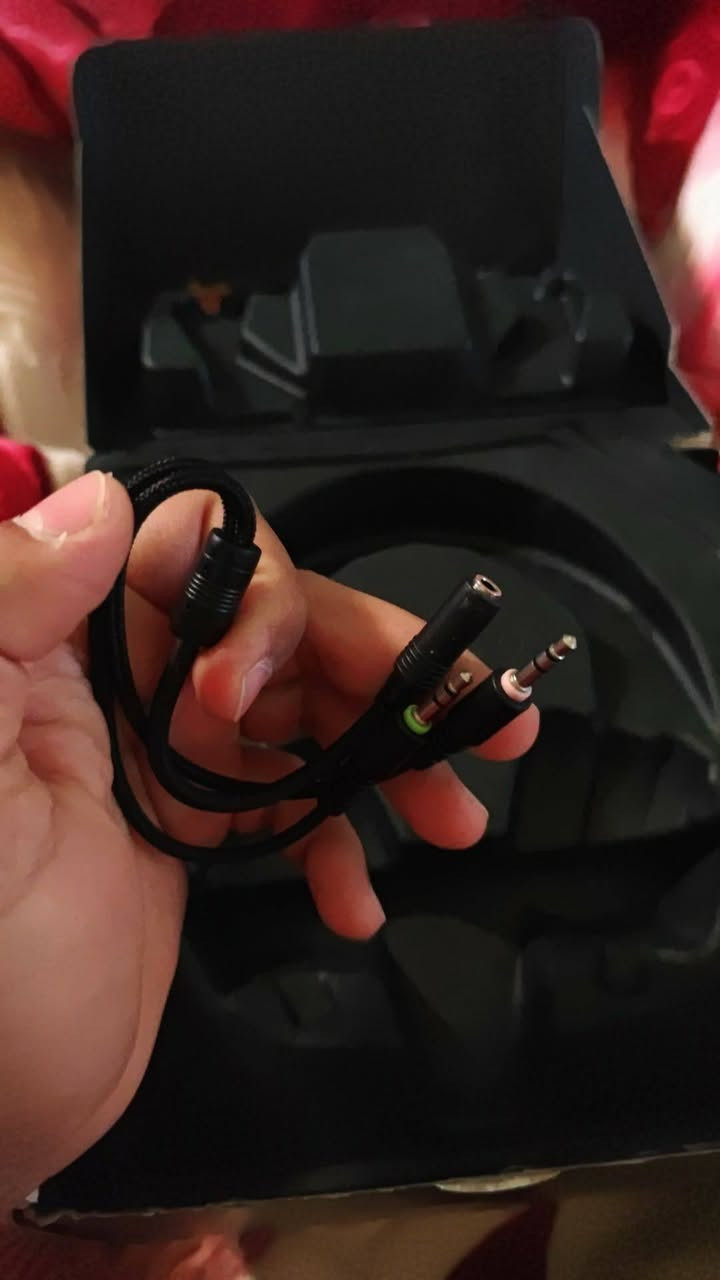 سماعه كيمنك هايبر اكس كلاود 3 فول نظافه مع توصاله تايب سي تنربط على الموبايل الي مابي مخرج + يشحن 60واط اصلي  سعر 60الف شراي راسلني خاص مكاني كركوك
