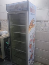 ثلاجة • نضيفة • بغداد