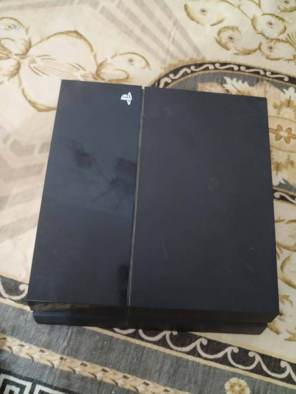 بلي فور للبيع كامل ملحقات جهاز نضيف كلش عل فحص 
السعر 250 نهايته مكاني نجف ابوصخير ***********
