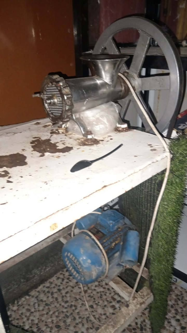 غراض مطعم للبيع صاحب الغراض
***********
